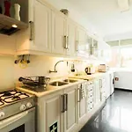 Family Riverview Apt In Ajuda