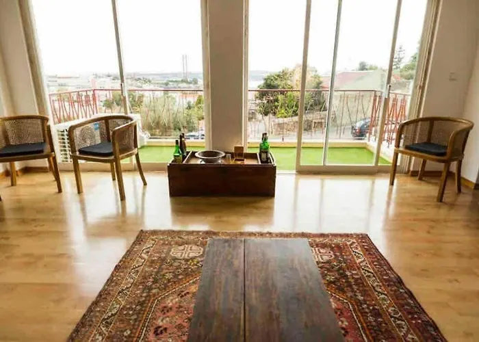 Family Riverview Apt In Ajuda